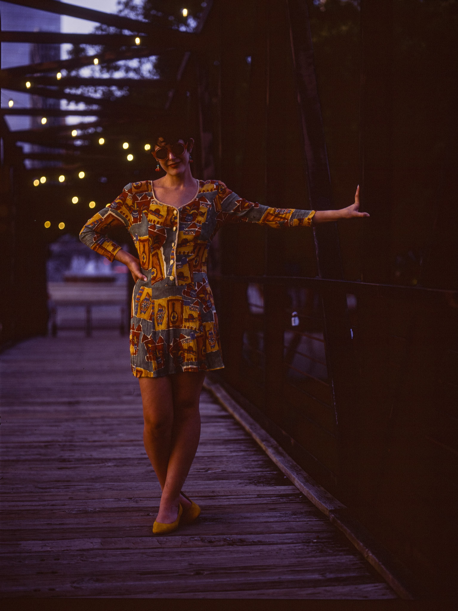 Kodak Ektachrome 100 - Downtown atmosphere