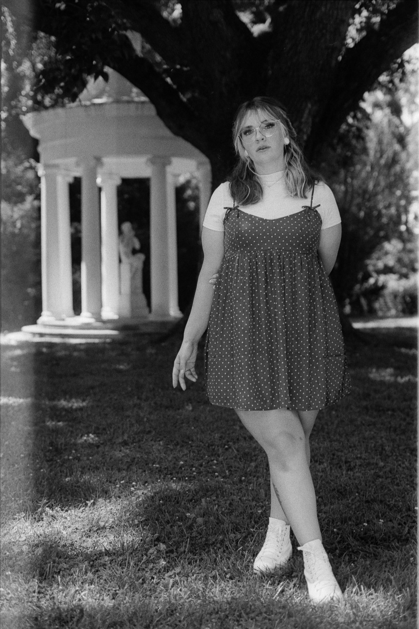 Kodak Tri-X 400 - Garden pathway