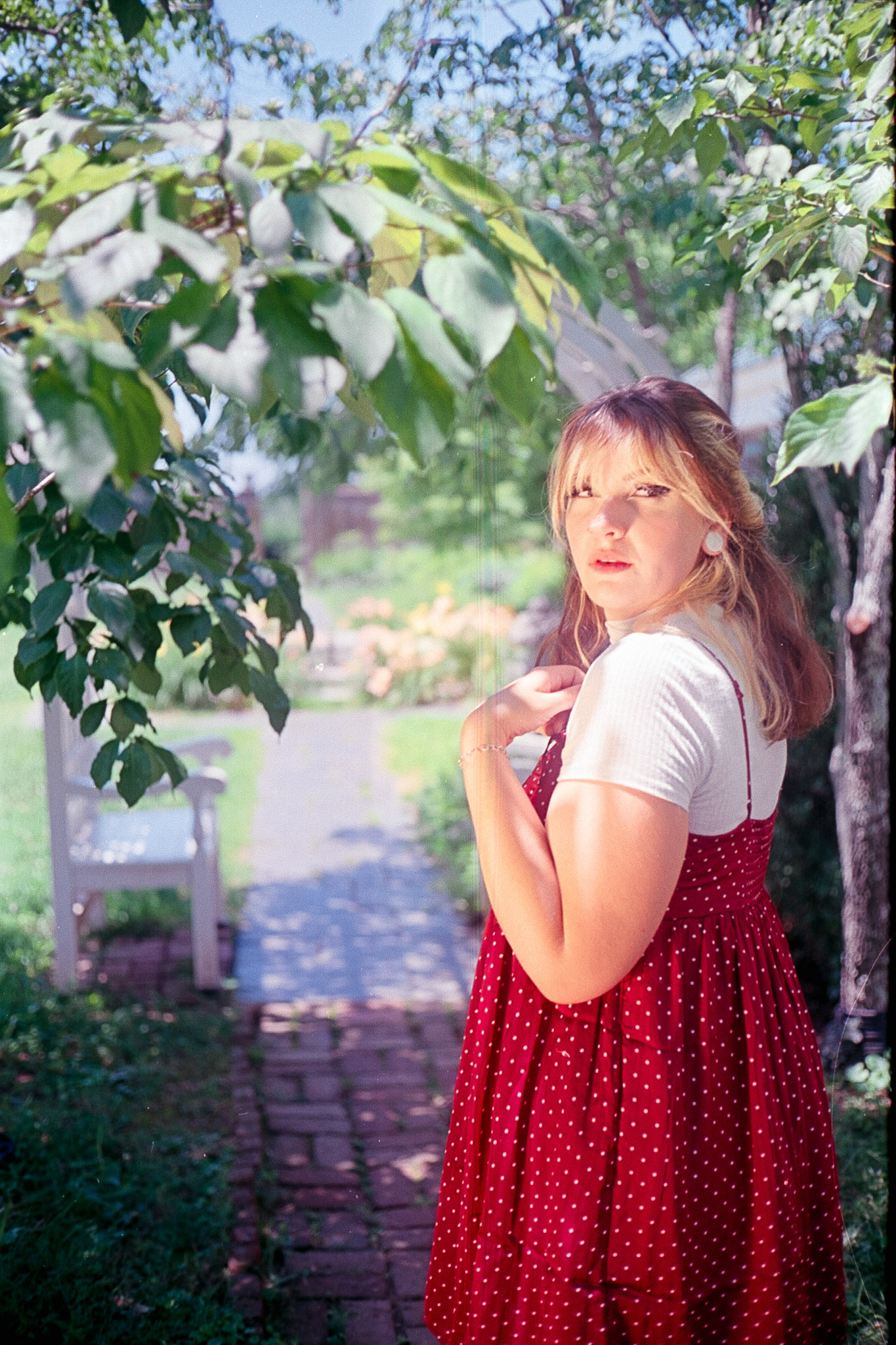 Kodak Ektar 100 - Natural garden setting