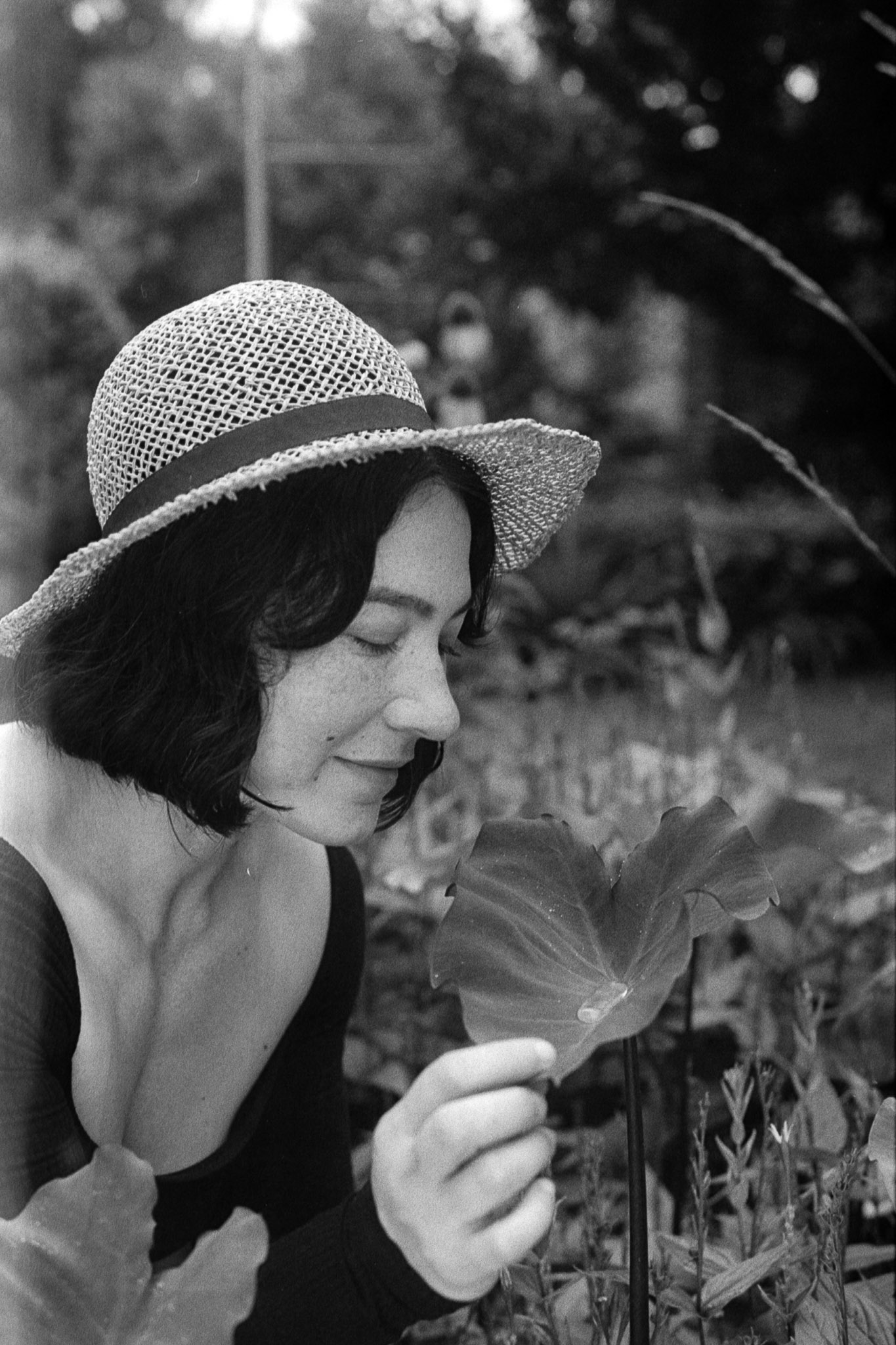 Kodak Tri-X 400 - Floral backdrop