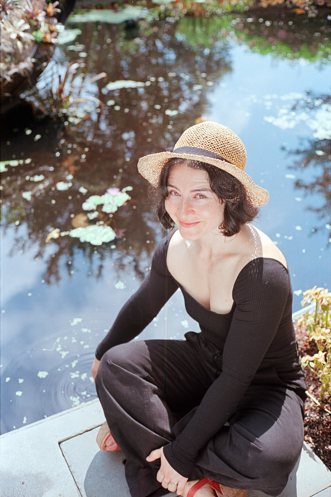 Kodak Ektar 100 - Natural garden setting