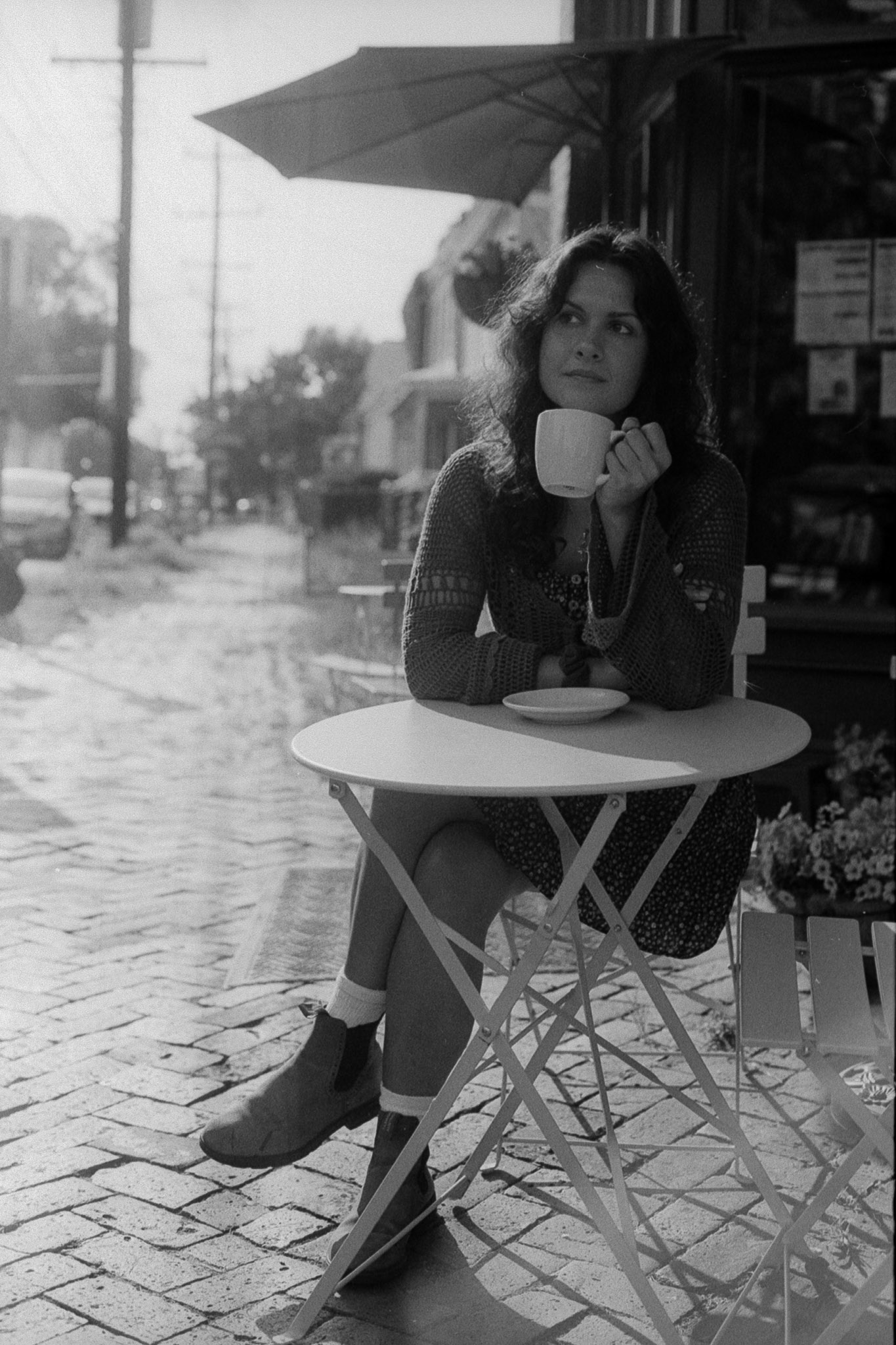 Kodak Tri-X 400 - Ambient coffee shop lighting