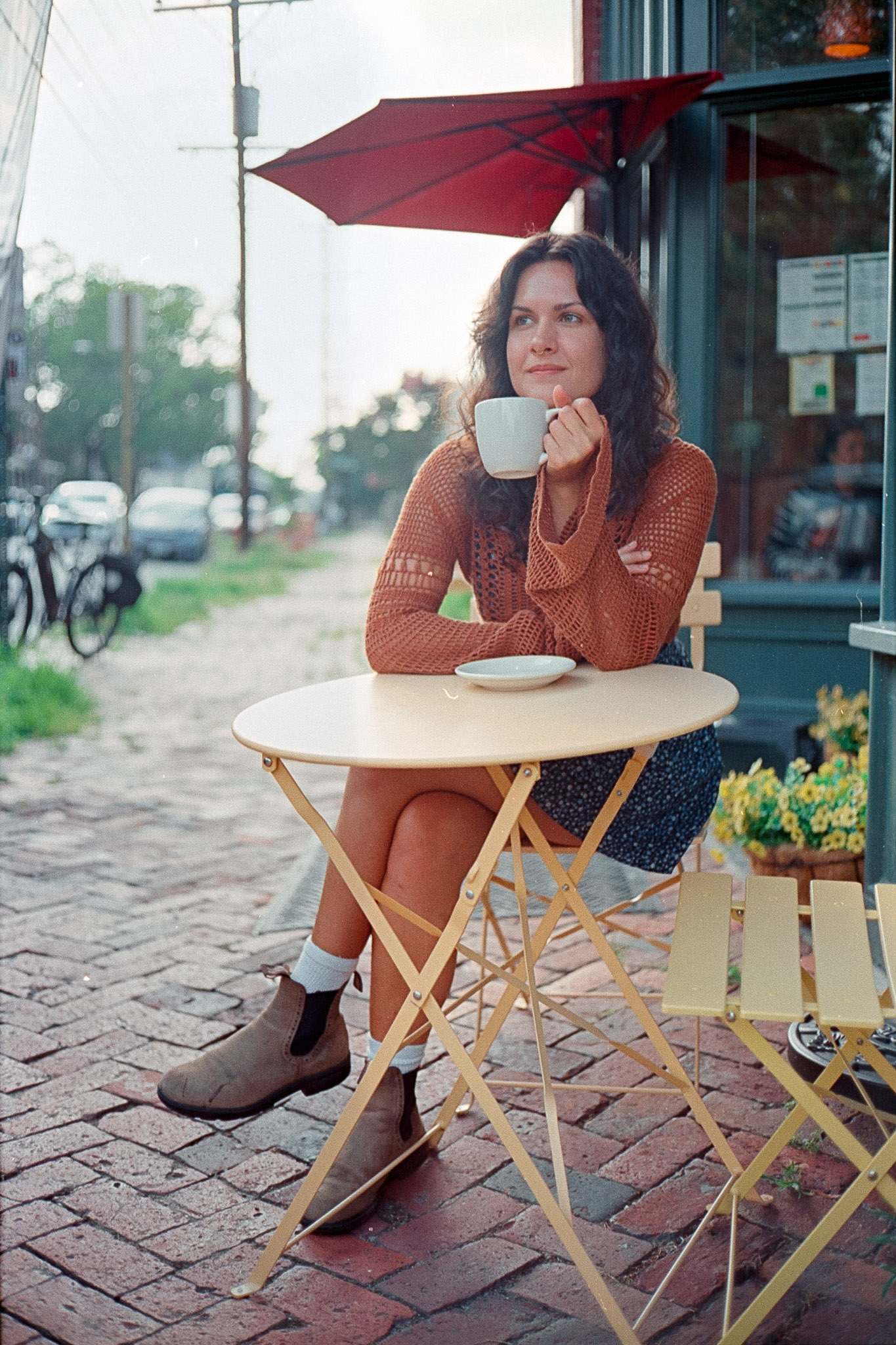 Kodak Ektar 100 - Ambient coffee shop lighting