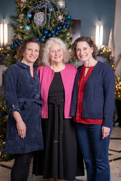 Rusaline's Extended Family Session — family photography by Stephen Lawson