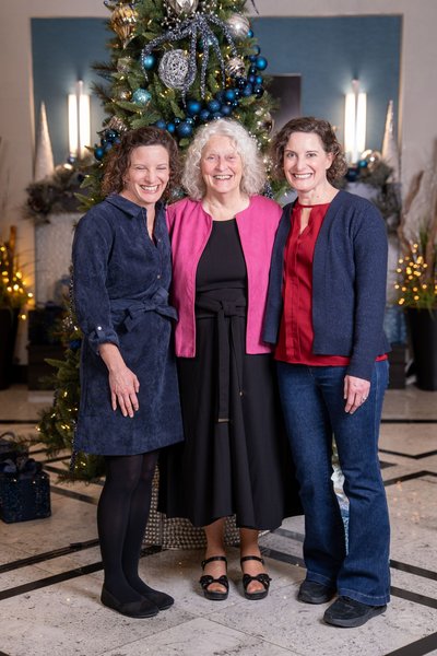 Rusaline's Extended Family Session — family photography by Stephen Lawson