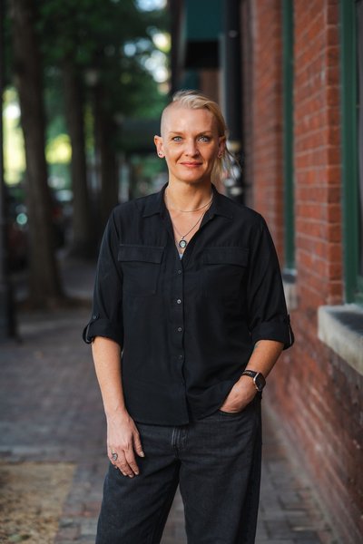 Tiffany's Studio Portrait/Headshot — portraits photography by Stephen Lawson
