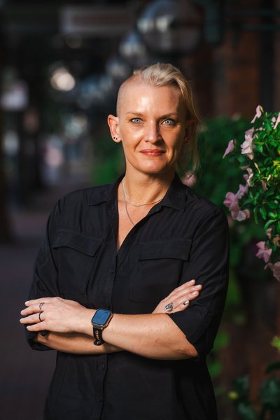 Tiffany's Studio Portrait/Headshot — portraits photography by Stephen Lawson