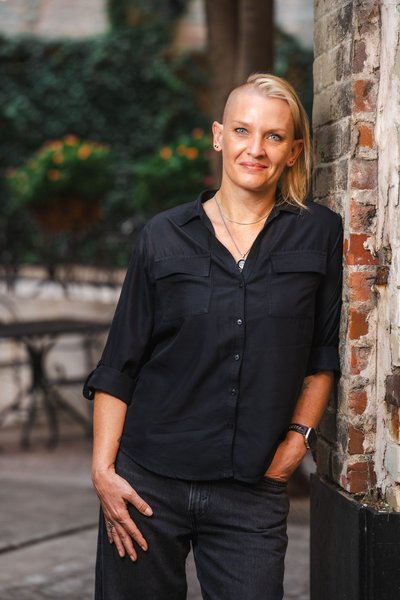 Tiffany's Studio Portrait/Headshot — portraits photography by Stephen Lawson