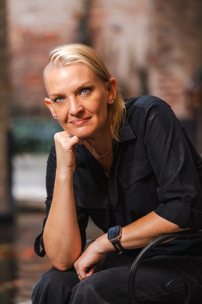 Tiffany's Studio Portrait/Headshot — portraits photography by Stephen Lawson