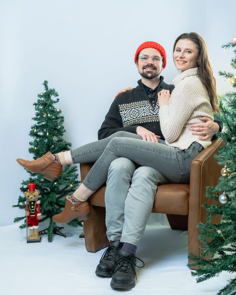 Kierstin and Jonathan's Holiday Session — portraits photography by Stephen Lawson