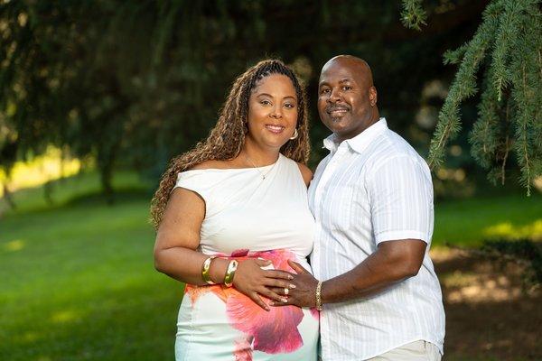 Victoria and Kelvin's Maternity Session — family photography at Maymont by Stephen Lawson